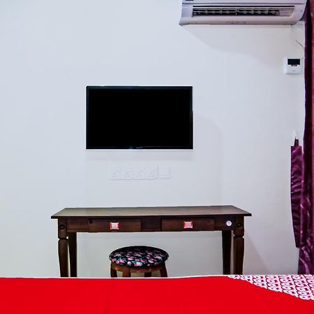 Oyo 44054 Holiday Mansion Inn Сибу Экстерьер фото